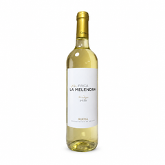 Bottle of Finca La Melendra Verdejo 2025 white wine with a white label and a gold capsule